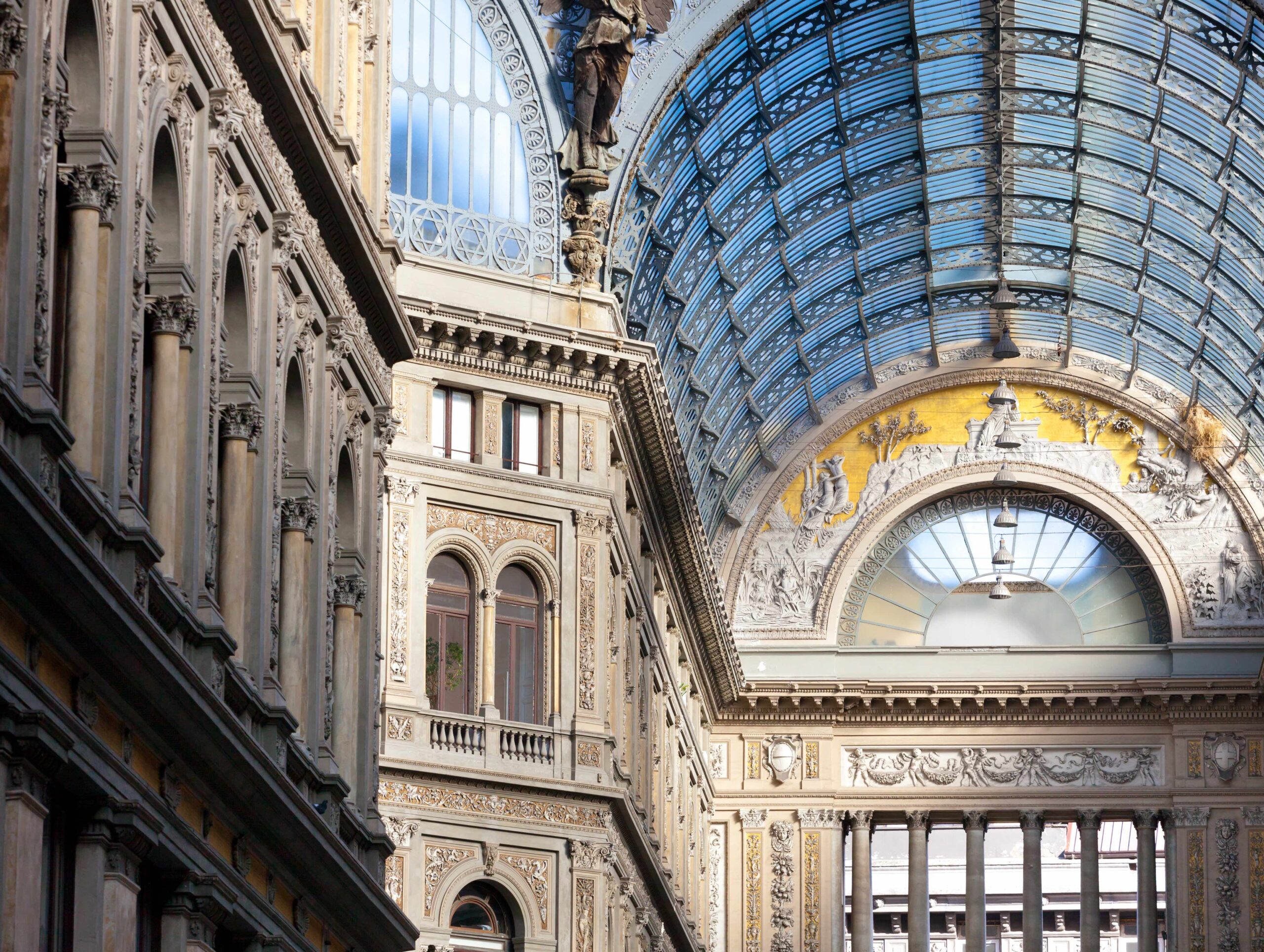 Umberto I gallery in Naples Noleggio con conducente, servizio VIP