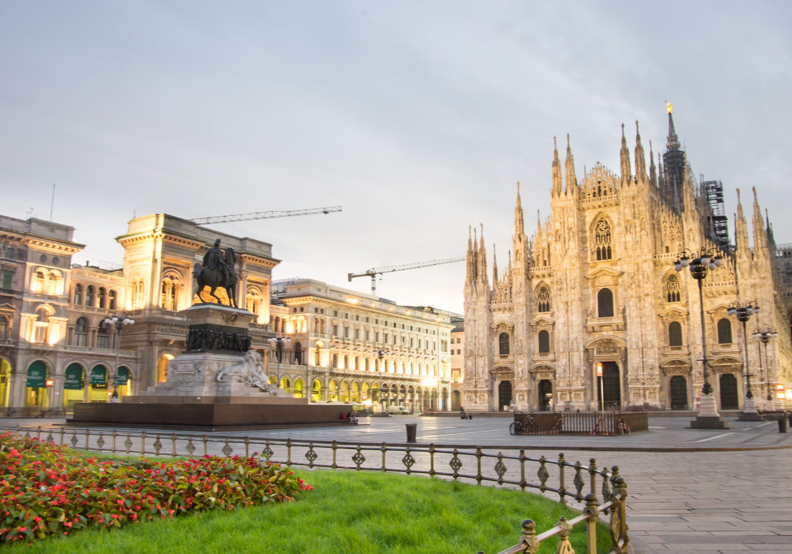 View of Piazza Duomo at dawn Visitare Milano