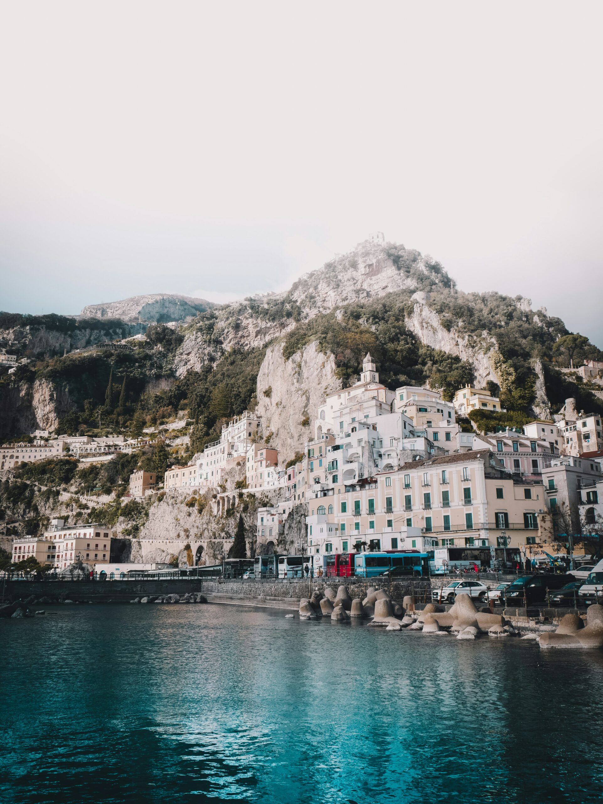 pat-whelen-Hw1ZD8NgsUU-unsplash Vedi Napoli esplorando l'Italia